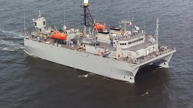 Kapal mata-mata milik pemerintah Rusia, Viktor Leonov, terlihat di Laut Karibia - AP