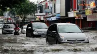 Dikepung Banjir, Mall Kelapa Gading Sepi Pengunjung