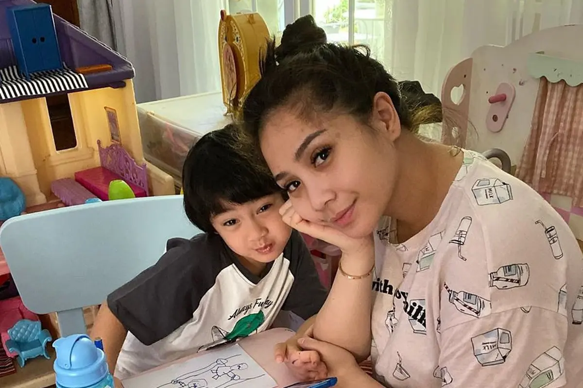 [Fimela] Rafathar dan Nagita Slavina