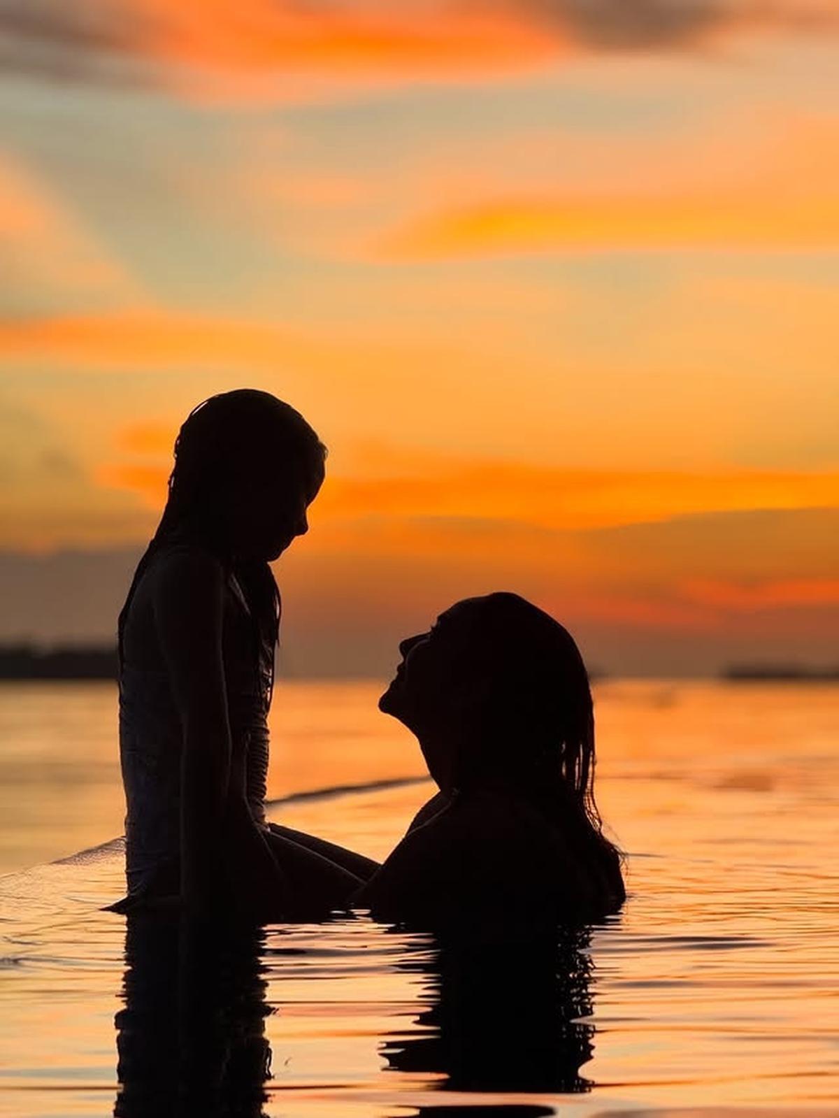 Potret Gisel dan Gempi Liburan ke Pulau Sepa, Cinta Brian Ikut Serta - Bikin Makin Happy