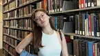 Sejak akhir bulan Agustus kemarin, penyanyi yang pernah kolaborasi dengan Dul Jaelani dan Dewa 19 ini sudah kembali ke Los Angeles. Tinggal di Amerika, penyanyi yang masih berusia 19 tahun ini menjalani perkuliahan di Loyola Marymount University yang berada di Los Angeles, California.  (Liputan6.com/IG/@valeriepola)