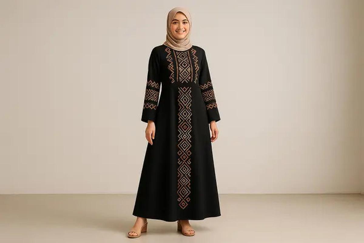 9 Model Gamis Hitam Kombinasi Bordir, Tampil Stylish dan Elegan Tanpa Kaku