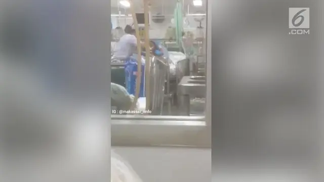 Rekaman seorang perawat di salah satu rumah sakit di Makassar, tengah memperlakukan seorang pasien kritis dengan kasar viral di media sosial.