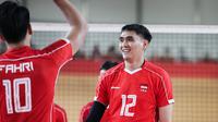 Rivan Nurmulki dalam laga Timnas Voli Indonesia vs Thailand&nbsp;di Leg 2 SEA V League 2025 Putra pada Minggu (20/7/2025). (Abdul Aziz)