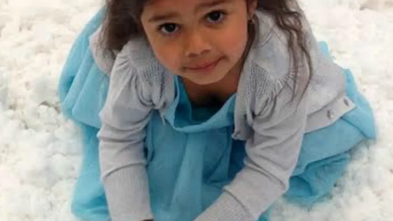 Putri Elsa Frozen Dukung 'Elsa' Cilik Korban Rasisme
