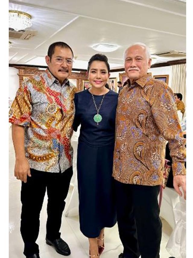 6 Potret Mayangsari di Ultah Tutut Soeharto ke-75, Kumpul Bareng Keluarga Cendana