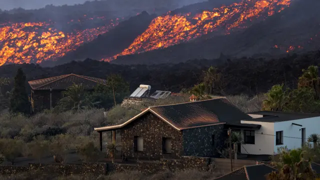 FOTO: Letusan Gunung Berapi Hancurkan Rumah dan Perkebunan di Spanyol