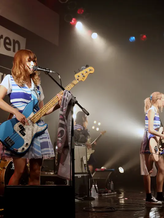 Girlband yang beranggotakan empat remaja berbakat ini mulai dikenal kalangan remaja khususnya SMA saat mengawali debutnya di Harajuku yang dikenal sebagai kiblat gaya musik kontemporer di Jepang. (Wimbarsana/Bintang.com)
