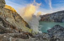 FOTO: Kawah Ijen Destinasi Favorit Wisata Alam Akhir Tahun