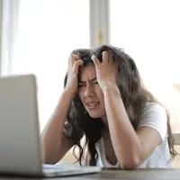 Ilustrasi Stress dan Mengalami Kecemasan yang Tinggi Credit: pexels.com/Andrea