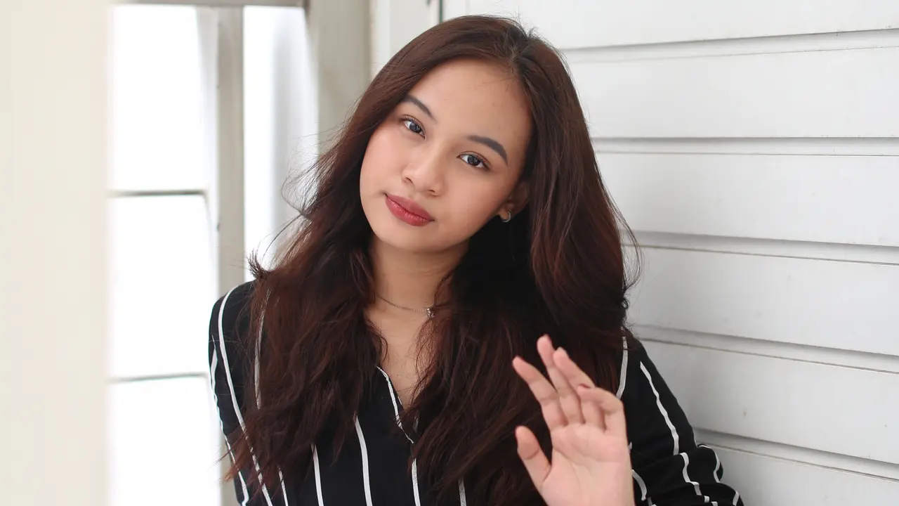 wanita april memori masa lalu