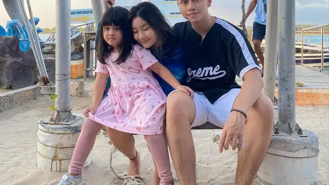 6 Potret Kedekatan Shannon Wong dengan Vania Athabina, Bak Adik Kandung