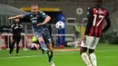 Kamil Glik (Benevento). Bek tengah Polandia berusia 34 tahun ini telah 2 musim membela Benevento sejak didatangkan dari AS Monaco pada awal musim 2020/2021. Di musim pertamanya, Benevento masih berlaga di Serie A, namun akhirnya terdegradasi dan harus bermain di Serie B sejak musim lalu. Dua musim membela Benevento, ia total tampl dalam 64 laga di semua ajang dengan torehan 2 gol dan 1 assist. Sebelumnya Kamil Glik pernah memperkuat 3 klub Italia lain di Serie A, yaitu Palermo, Bari dan Torino mulai 2010/2011 hingga 2015/2016. (AFP/Miguel Medina)