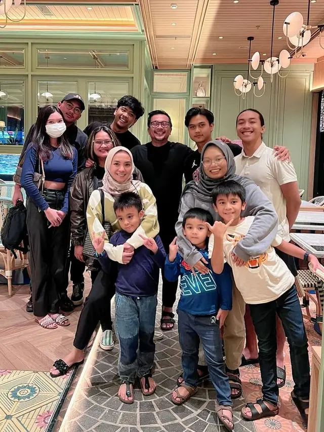 [Fimela] Enno Lerian dan anak pertamanya