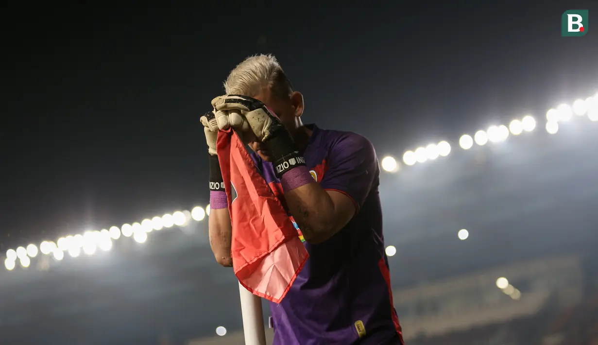 M Ridwan tak kuasa menahan rasa gembira usai aksinya dalam pertandingan ini berhasil membawa PSS Sleman ke semifinal Piala Presiden 2022. (Bola.com/Bagaskara Lazuardi)