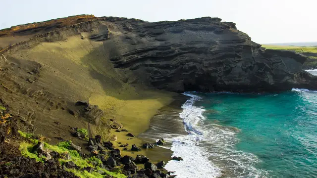 Papakōlea Green Sand Beach