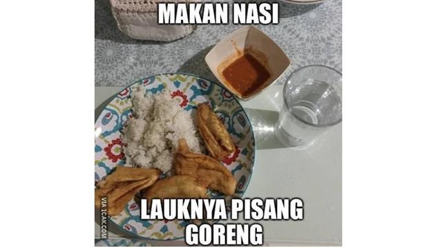 6 Cara Makan Pisang Goreng Ini Nyeleneh Banget
