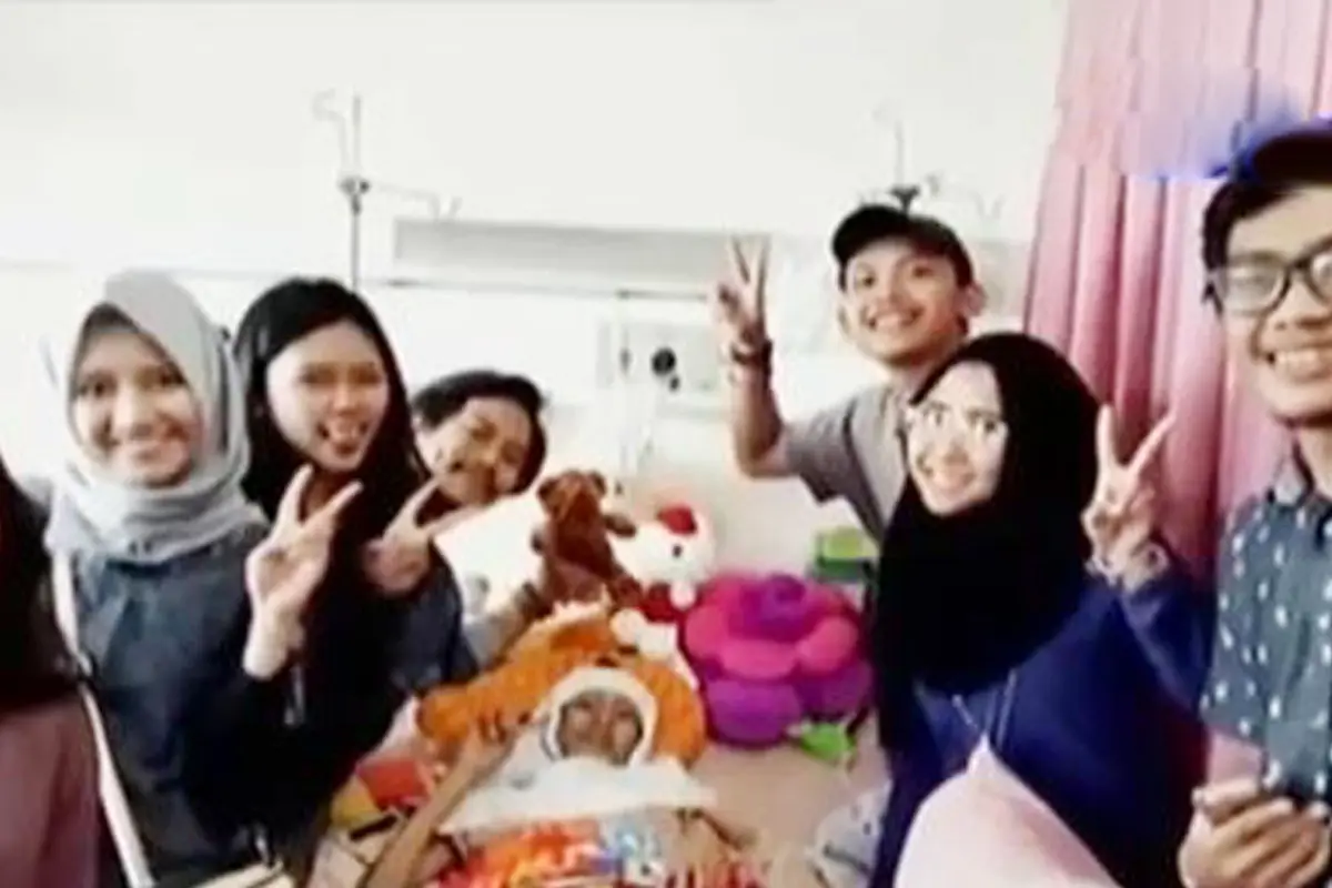 Gadis Pengidap Kanker Tulang Ini Cari Bantuan di Instagram