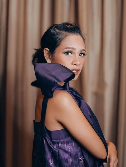 Saat hamil anak pertama, Andien pun tetap aktif dalam beraktivitas. "Aku dari hamil sebelumnya juga tetap aktif," singkatnya.  (Instagram/andienaisyah)