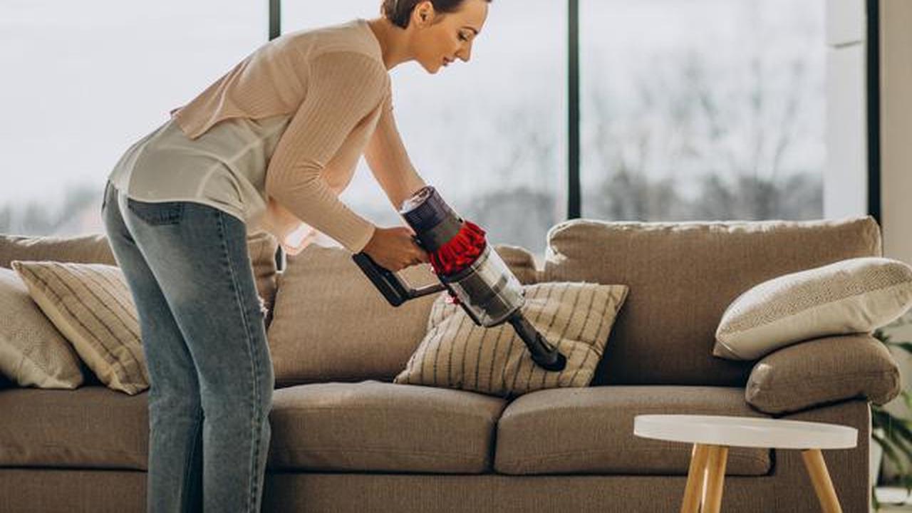 7 Cara Membersihkan Sofa Tanpa Perlu Dijemur yang Praktis, Efisien, dan Aman