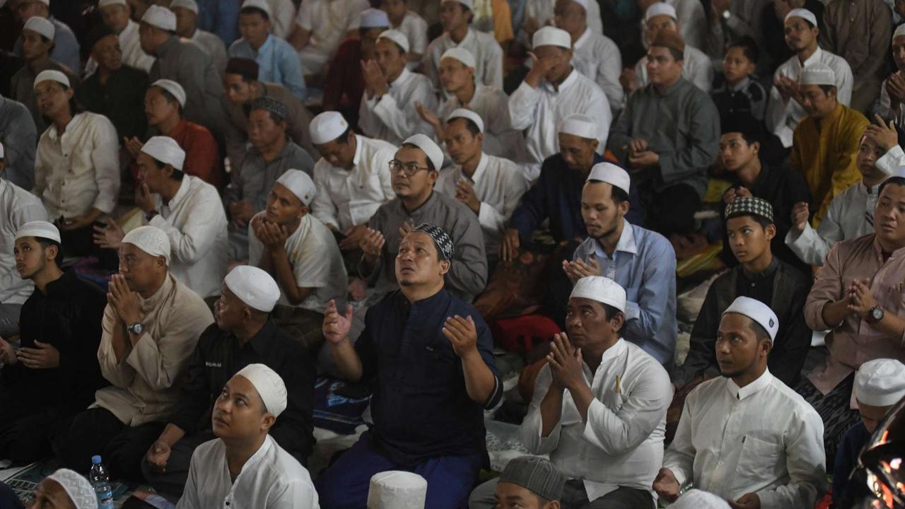 Ribuan jemaah berburu malam Lailatul Qadar di Bogor