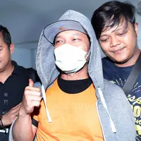 Iwa K mendatangi BNN. (Deki Prayoga/Bintang.com)
