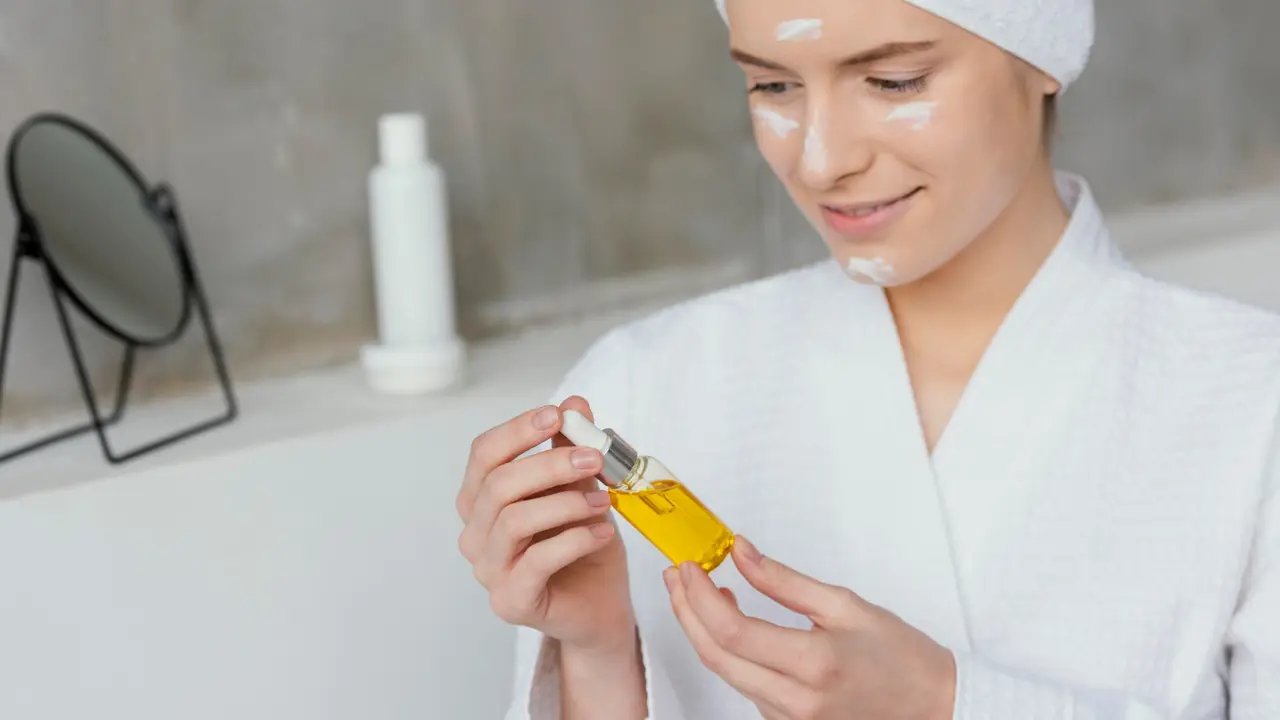 Tips Skincare Routine untuk Menjaga Keseimbangan Minyak Kulit agar Wajah Tetap Segar