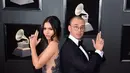 Jessica Andrea tampil konyol namun menggemaskan bersama dengan Logic di Grammy Awards 2018. (JAMIE MCCARTHY / GETTY IMAGES NORTH AMERICA / AFP)