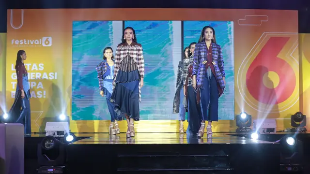 Fashion show dari Sumatera Selatan