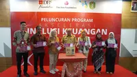 Peluncuran program 'SHE CAN' di Pontianak, Kalimantan Barat yang dihadiri oleh Country Representative TAF Hana Satriyo, Head of Group Strategic Marketing & Communications PT Bank DBS Indonesia Mona Monika, dan Deputi Kesetaraan Gender Kementerian Pemberdayaan Perempuan dan Perlindungan Anak Dr. Amurwani, S.Sos, Mhum, serta Asisten II Bidang Perekonomian dan Pembangunan Provinsi Kalimantan Barat Drs. Ignasius IK, SH., M.Si mewakili Gubernur Kalimantan Barat. (Foto/Dok: Internal DBS Foundation)