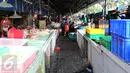di Pasar Minggu, Jakarta, Rabu (22/7/2015). Hari ke-5 pasca Lebaran, aktivitas perdagangan di pasar tradisional belum kembali normal. (Liputan6.com/Yoppy Renato) 