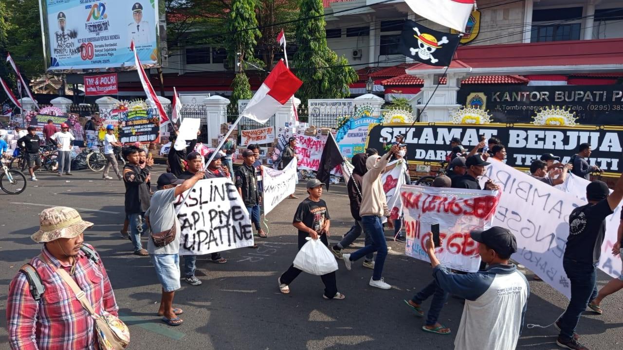 Demo Pati ricuh