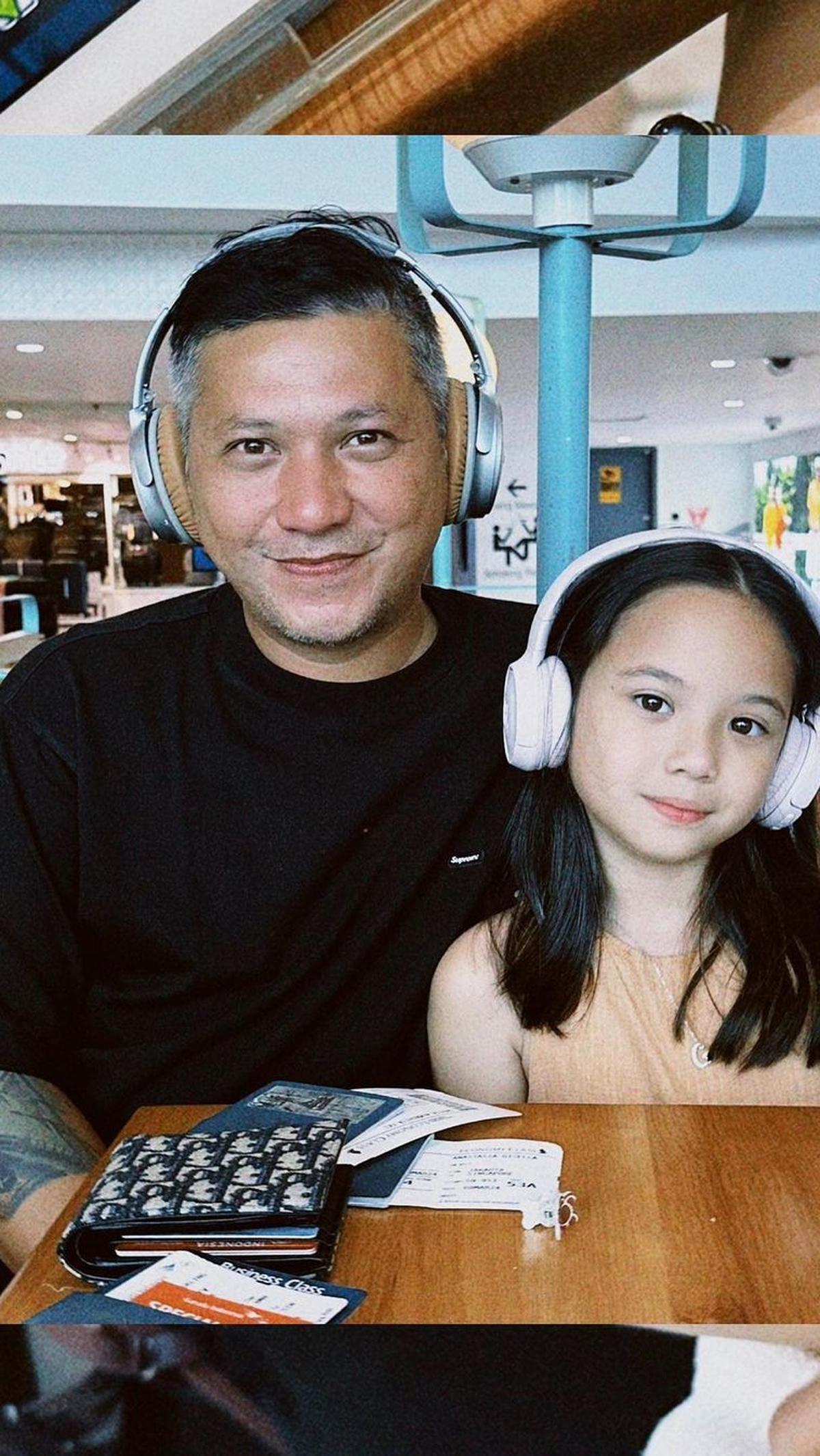 Tidak sendirian, Gempi bakal nonton konser idolanya bersama sang ayah, Gading Marten.