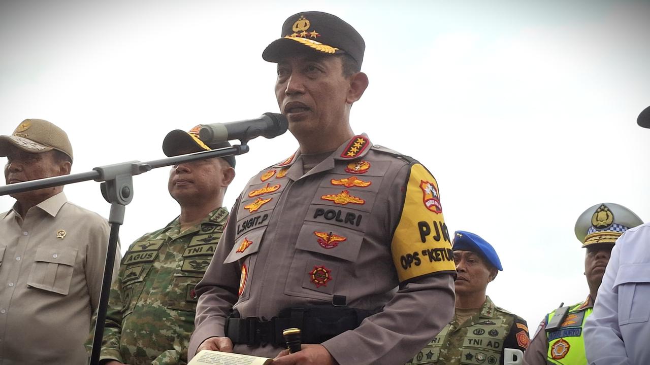 Kapolri Jenderal Listyo Sigit Prabowo usai memimpin Apel Gelar Pasukan Operasi Ketupat 2026 di Monas, Jakarta, Kamis (12/3/2026).