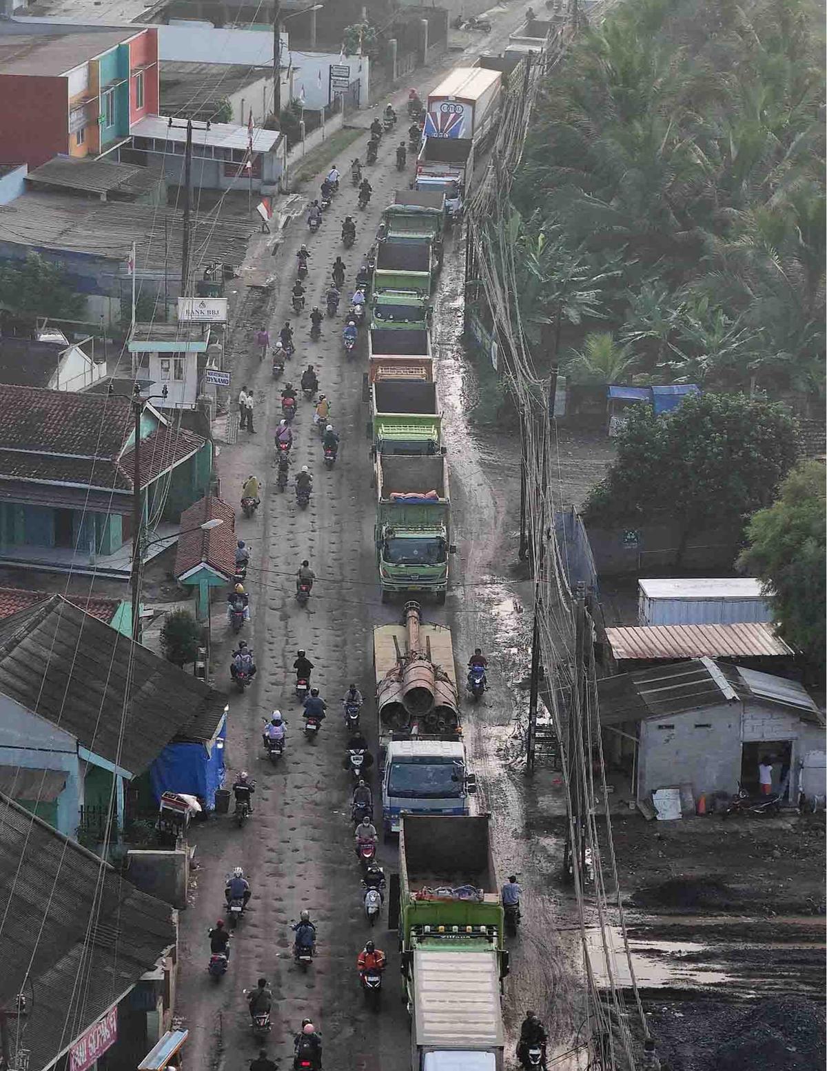 FOTO: Horor Macet Setiap Pagi di Parung Panjang