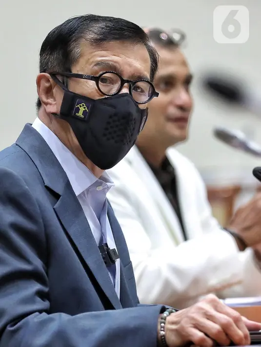 Menteri Hukum dan HAM Yasonna Laoly saat mengikuti rapat kerja dengan Komisi III DPR RI di Kompleks Parlemen, Senayan, Jakarta, Kamis (25/8/2022). Rapat tersebut membahas LKPP APBN TA 2021 serta LHP BPK 2021. Liputan6.com/Angga Yuniar