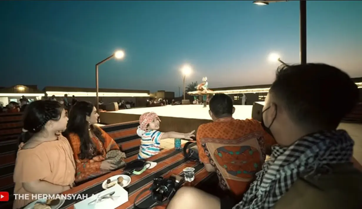 Keluarga Anang Hermansyah dan Ashanty di Dubai (Youtube/ The Hermansyah A6)