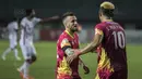 Gelandang Bhayangkara FC, Paulo Sergio, merayakan gol yang dicetaknya ke gawang Bali United pada laga Liga 1 Indonesia di Stadion Patriot, Bekasi, Jumat (29/9/2017). Bhayangkara menang 3-2 atas Bali. (Bola.com/Vitalis Yogi Trisna)