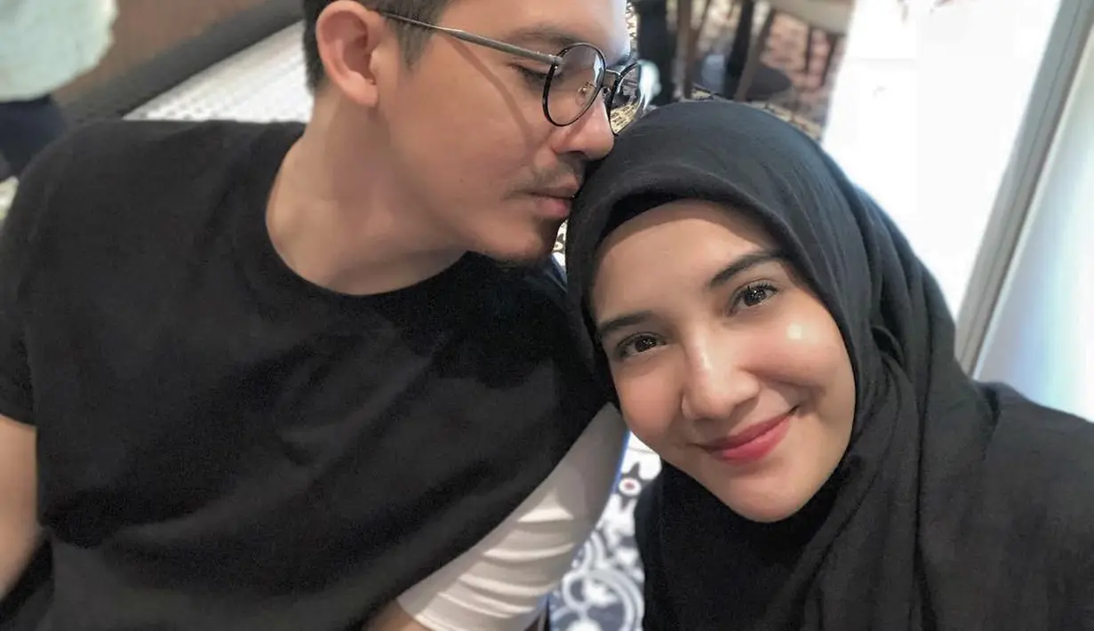 Zaskia Sungkar dan Irwansyah
