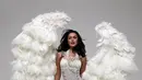 Melihat penampilan luar biasa Sophia Latjuba dalam balutan outfit bak malaikat. [Foto: Instagram/sophia_latjuba88]