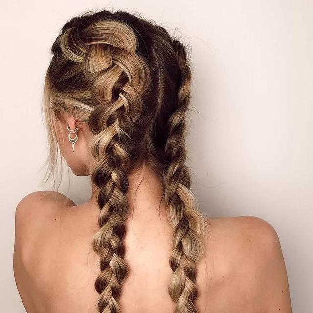 15 Tips Model Rambut Panjang Kekinian, Tampil Stylish Tanpa Perlu Pangkas
