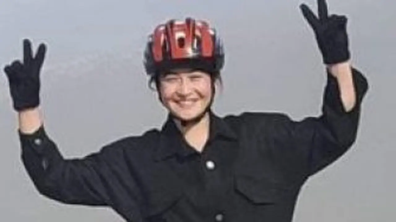 Potret Mahjabin Hakimi, anggota tim voli nasional Afghanistan yang dipenggal Taliban. (Wiki Biography)