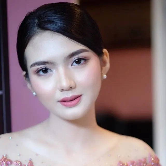 6 Potret Novia Fransisca, Wanita Viral yang Disebut Mirip Nia Ramadhani