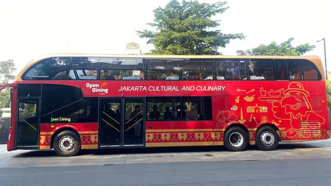 Bus Open Dining: Sensasi Makan Malam di Bus Transjakarta, Segini Tarifnya