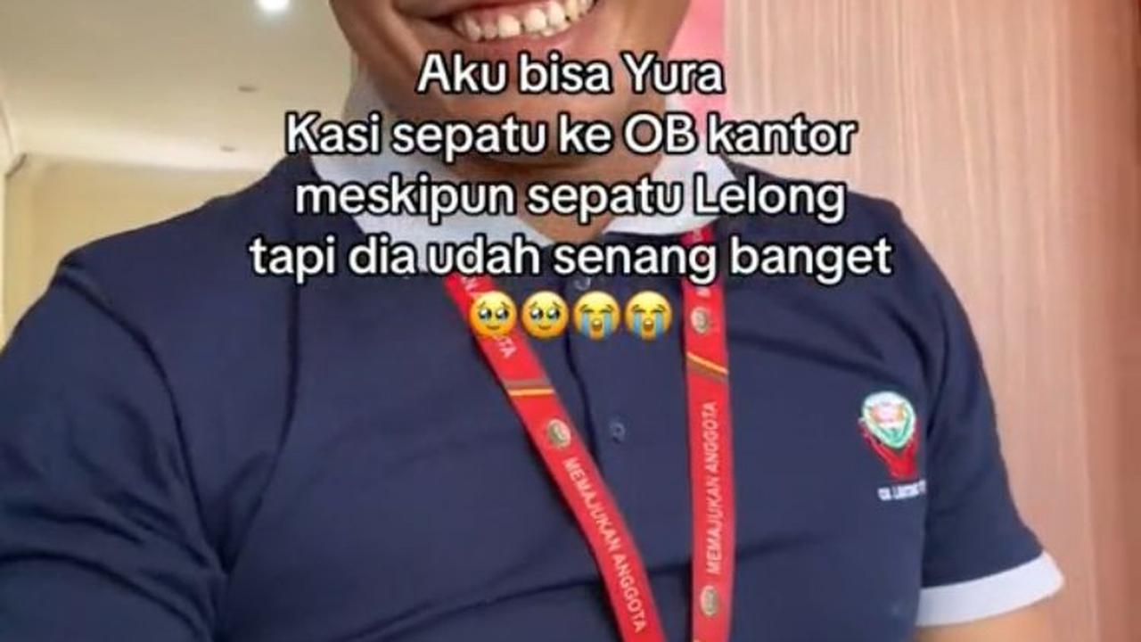 Momen Wanita Belikan Sepatu untuk OB Kantor yang Sepatunya Hampir Jebol Ini Viral, Aksinya Tuai Pujian