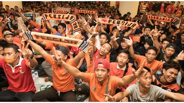 Berikut video ulang tahun perayaan Persija bersama Jakantor di Hotel Royal Regal, Jakarta, Sabtu (28/11/2015). Perayaan ulang tahun ini juga bersamaan dengan nonbar pertandingan Persija melawan Arema Cronus.