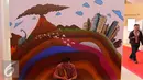 Sebuah banner yang memperlihatkan asal muasal terjadinya minyak bumi di pameran Indonesian Petroleum Association (IPA) di JCC, Jakarta, Rabu (25/5). Pameran ini merupakan pameran migas terbesar di Asia Tenggara. (Liputan6.com/Angga Yuniar)