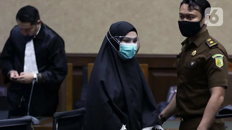 FOTO: Jaksa Pinangki Sirna Malasari Divonis 10 Tahun Penjara