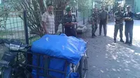 Sebanyak 3,7 ton daging selundupan dari India diamankan dari rumah dinas tentara (Liputan6.com / Reza Perdana)