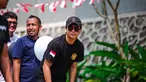 Untuk mendukung penampilan jadi makin menarik, Ajil Ditto sering terlihat mengenakan kacamata hitam. Dengan tambahan cap hat dan baju warna hitam senada yang dikenakannya, AJil Ditto tampak keren. Ini adalah potret Ajil Ditto saat lomba perayaan Hari Ulang Tahun Ke-77 Republik Indonesia pada Agustus lalu. (Liputan6.com/IG/@ajil_ditto08)